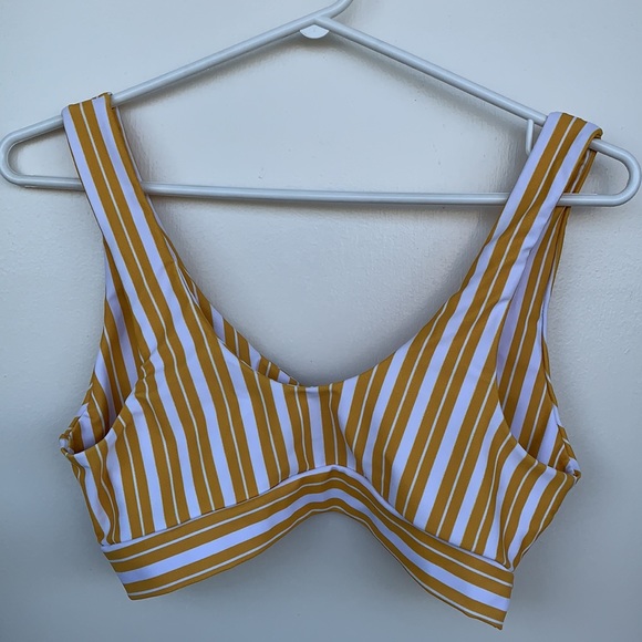2/$18 Super cute striped bikini set - Picture 3 of 8